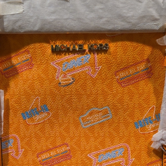 Michael Kors Large Printed Signature Logo Tote Bag - Stunning Rare Orange - NWT - Picture 8 of 12